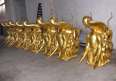 廣西玻璃鋼雕塑定做 選擇專業廠家的優勢與注意事項