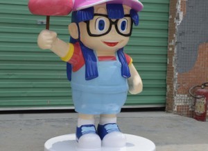 廣西商場定制動漫卡通玻璃鋼雕塑 創意與商業的完美結合